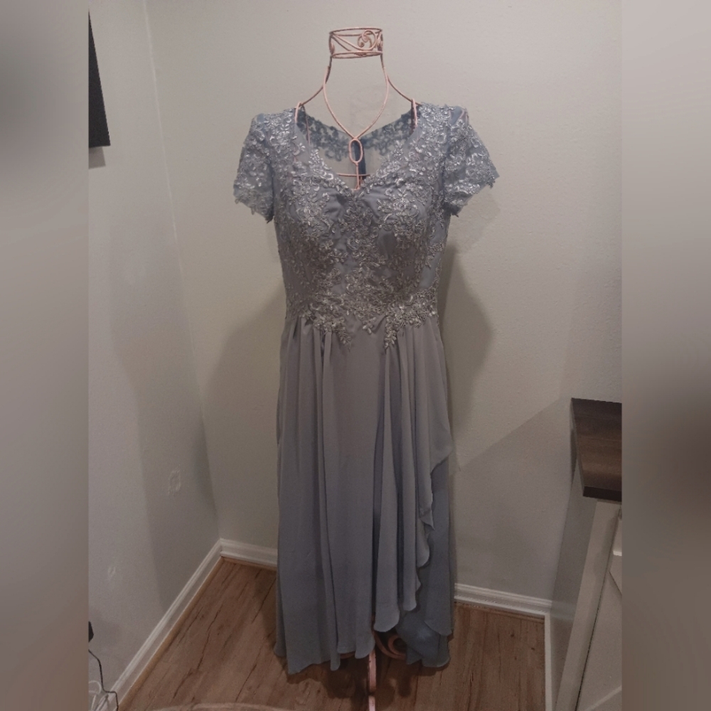 Elegant Lace Evening Gown in Light Blue